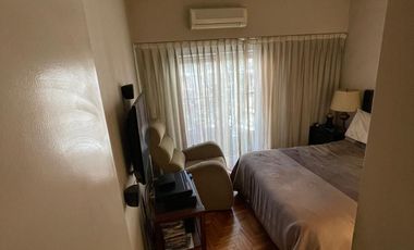 Excelente Departamento de frente, de 5 ambientes hy amueblado:
