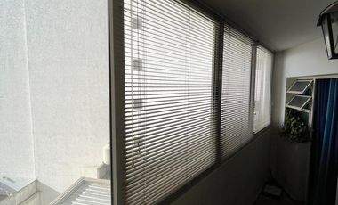 Excelente Departamento de frente, de 5 ambientes hy amueblado: