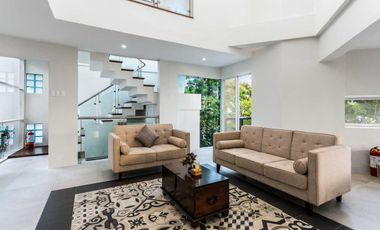 Luxurious Modern House with Ocean View in Alta Vista Residences