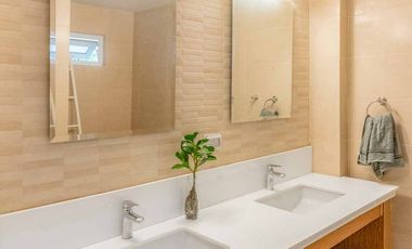 Luxurious Modern House with Ocean View in Alta Vista Residences