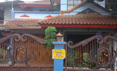 Rumah di Kepuhkiriman Waru Sidoarjo