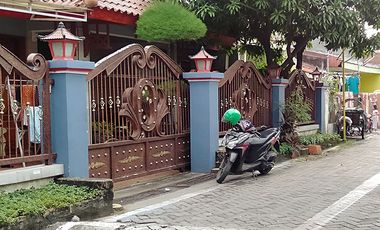 Rumah di Kepuhkiriman Waru Sidoarjo