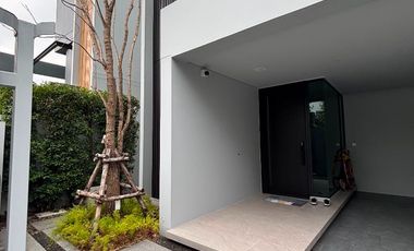 #ให้เช่า วีเว่ บางนา กม.13 บ้านสวยเงียบสงบ พร้อมที่ชาร์จรถ EV 22kw 3 เฟส เดินทางสะดวก เลี้ยงสัตว์ได้