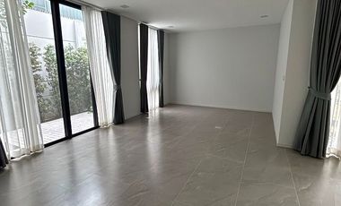 #ให้เช่า วีเว่ บางนา กม.13 บ้านสวยเงียบสงบ พร้อมที่ชาร์จรถ EV 22kw 3 เฟส เดินทางสะดวก เลี้ยงสัตว์ได้