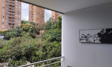 Venta de excelente apartamento remodelado en Pilarica,sector Parque.