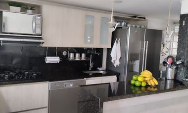 Venta de excelente apartamento remodelado en Pilarica,sector Parque.