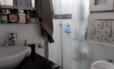 Venta de excelente apartamento remodelado en Pilarica,sector Parque.