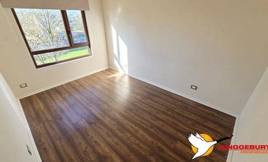 JUNGGEBURTH PROPIEDADES VENDE DEPARTAMENTO ORILLA LAGO