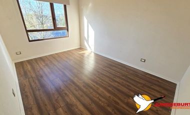 JUNGGEBURTH PROPIEDADES VENDE DEPARTAMENTO ORILLA LAGO