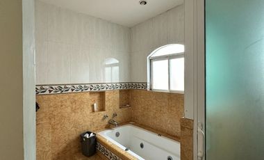 CASA EN RENTA EN COSTA DE ORO
