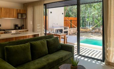 Casa con jardín y alberca privada, en venta, Avenida Coba, Tulum