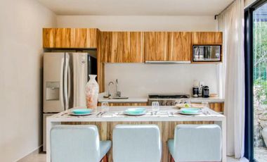 Casa con jardín y alberca privada, en venta, Avenida Coba, Tulum