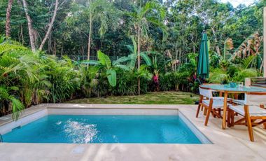 Casa con jardín y alberca privada, en venta, Avenida Coba, Tulum