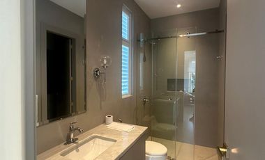 Samborondon, Venta de hermosa casa 4 dormitorios con piscina vista al lago