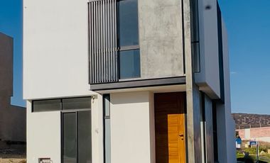 CASA EN VENTA ENTREGA INMEDIATA A 5 MIN. GALERIAS STA ANITA