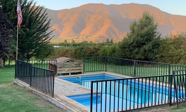 Invierte en felicidad: Venta de parcela en Los Manantiales de Melipilla  con piscina lista para disfrutar en familia.