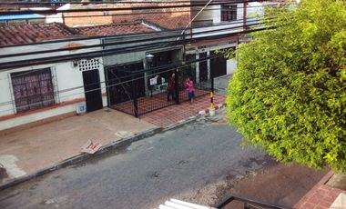 VENDO CASA BIFAMILIAR EN VILLACOLOMBIA CALI