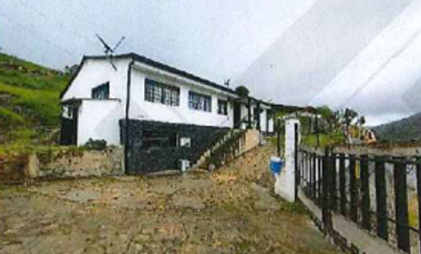 ESPECTACULAR CASA Y LOTE  EN VENTA SOBRE LA VIA