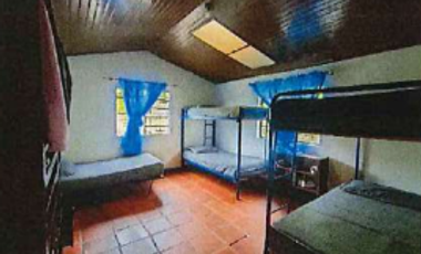 ESPECTACULAR CASA Y LOTE  EN VENTA SOBRE LA VIA