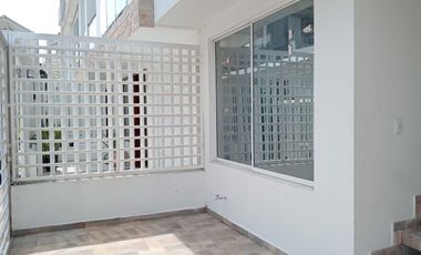 VENDO CASA 3 PLANTAS INDEPENDIENTES , CIUDAD 2000, CALI