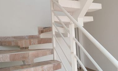 VENDO CASA 3 PLANTAS INDEPENDIENTES , CIUDAD 2000, CALI