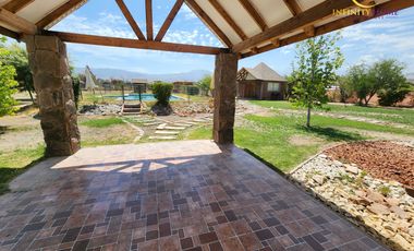 Parcela con gran Piscina en Condominio San Francisco Chacabuco Colina