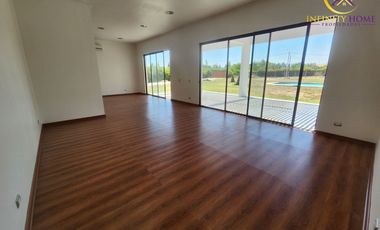 Excelente Parcela Ubicada Condominio Santa Luisa de Los Ingleses en Chicureo, Colina .-