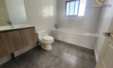 Excelente Parcela Ubicada Condominio Santa Luisa de Los Ingleses en Chicureo, Colina .-
