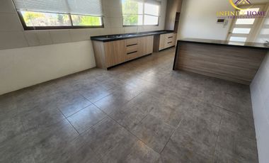 Excelente Parcela Ubicada Condominio Santa Luisa de Los Ingleses en Chicureo, Colina .-