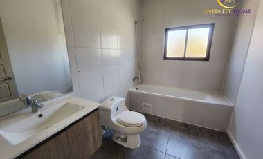 Excelente Parcela Ubicada Condominio Santa Luisa de Los Ingleses en Chicureo, Colina .-