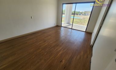 Excelente Parcela Ubicada Condominio Santa Luisa de Los Ingleses en Chicureo, Colina .-