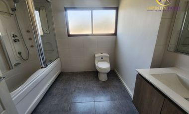Excelente Parcela Ubicada Condominio Santa Luisa de Los Ingleses en Chicureo, Colina .-