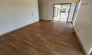 Excelente Parcela Ubicada Condominio Santa Luisa de Los Ingleses en Chicureo, Colina .-