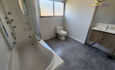 Excelente Parcela Ubicada Condominio Santa Luisa de Los Ingleses en Chicureo, Colina .-