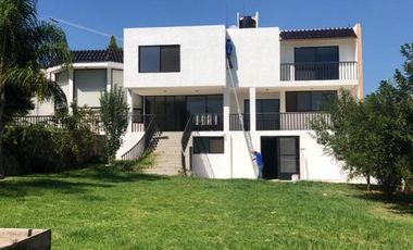 CASA AMUEBLADA EN RENTA. ZONA DORADA DE LEÓN, GTO. FRACC. BALCONES DEL CAMPESTRE