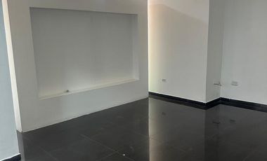 LOCAL COMERCIAL AVENIDAD CERO