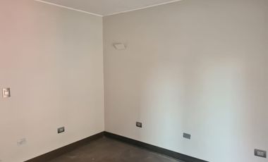 Oficina Remodelada en el Corazón del Barrio El Golf, Las Condes