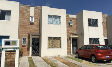 RENTA CASA AMUEBLADA FRACCIONAMIENTO CUAUTLANCINGO CERCA DE COPPEL