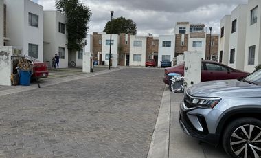 RENTA CASA AMUEBLADA FRACCIONAMIENTO CUAUTLANCINGO CERCA DE COPPEL