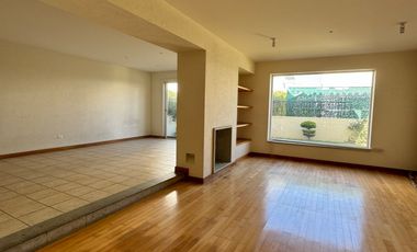 Hermosa residencia en la vista country club