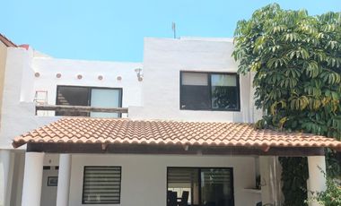 CASA EN VENTA DE OPORTUNIDAD EN TROJES DEL NORTE I