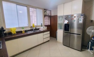 AMPLIA CASA EN VENTA O ALQUILER – URB. MIRAFLORES CASTILLA -PIURA