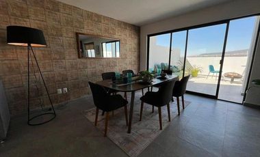 Zákia. Departamento en planta alta con 3 recámaras - VENTA