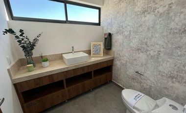 Zákia. Departamento en planta alta con 3 recámaras - VENTA