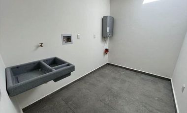 Zákia. Departamento en planta alta con 3 recámaras - VENTA