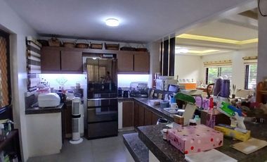 RUSH SALE! 4-6 Bedroom House in Vista Valley Executive Village, Marikina