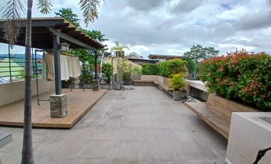 RUSH SALE! 4-6 Bedroom House in Vista Valley Executive Village, Marikina