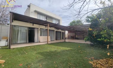 Amplia Casa Mediterranea Condominio Jardín Oriente TillTil