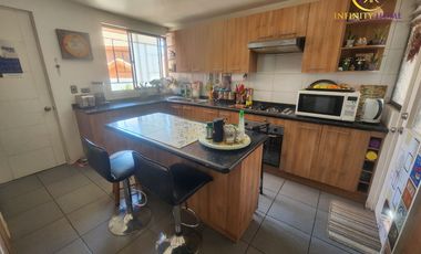 Hermosa Casa con Amplio Terreno  Alto el Manzano Til-Til.