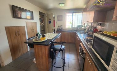 Hermosa Casa con Amplio Terreno  Alto el Manzano Til-Til.